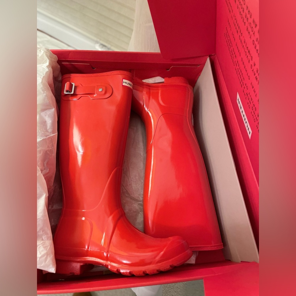 Hunter Boots size 7/8, bright red, like new